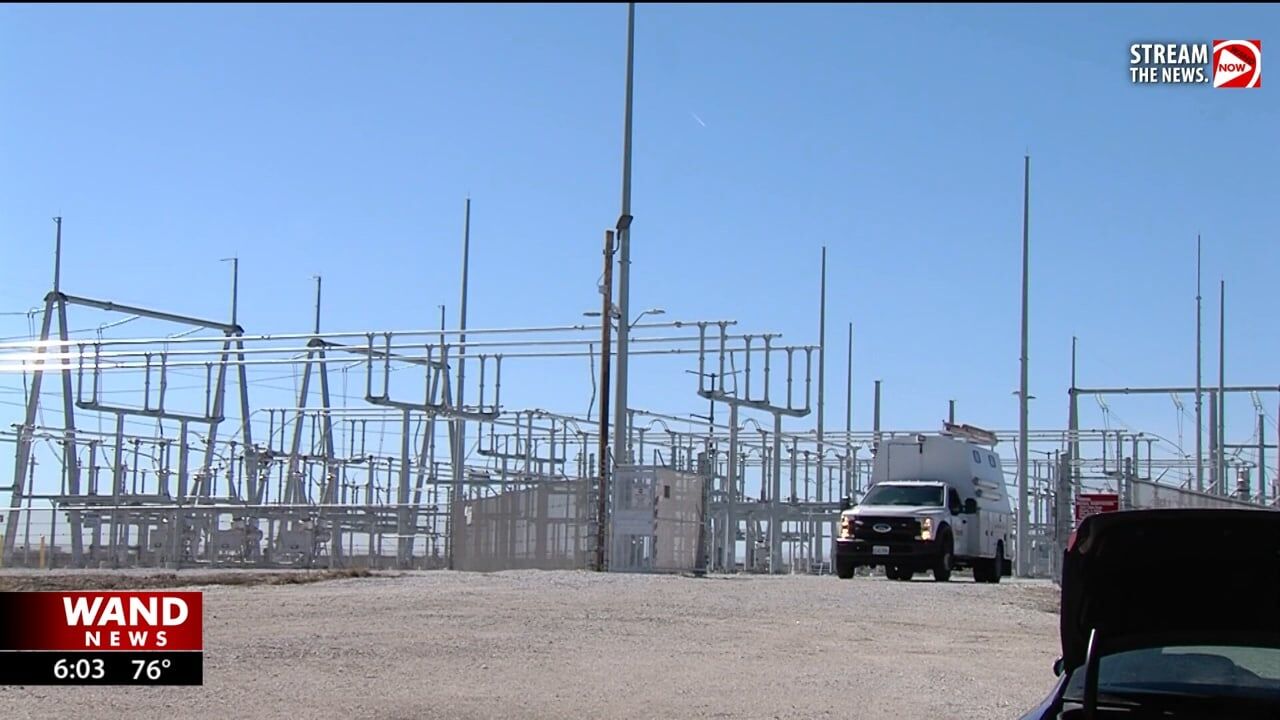 Illinois could give families, businesses rebates for installing solar powered batteries to address energy demand